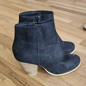 Black heeled size 5.5 booties